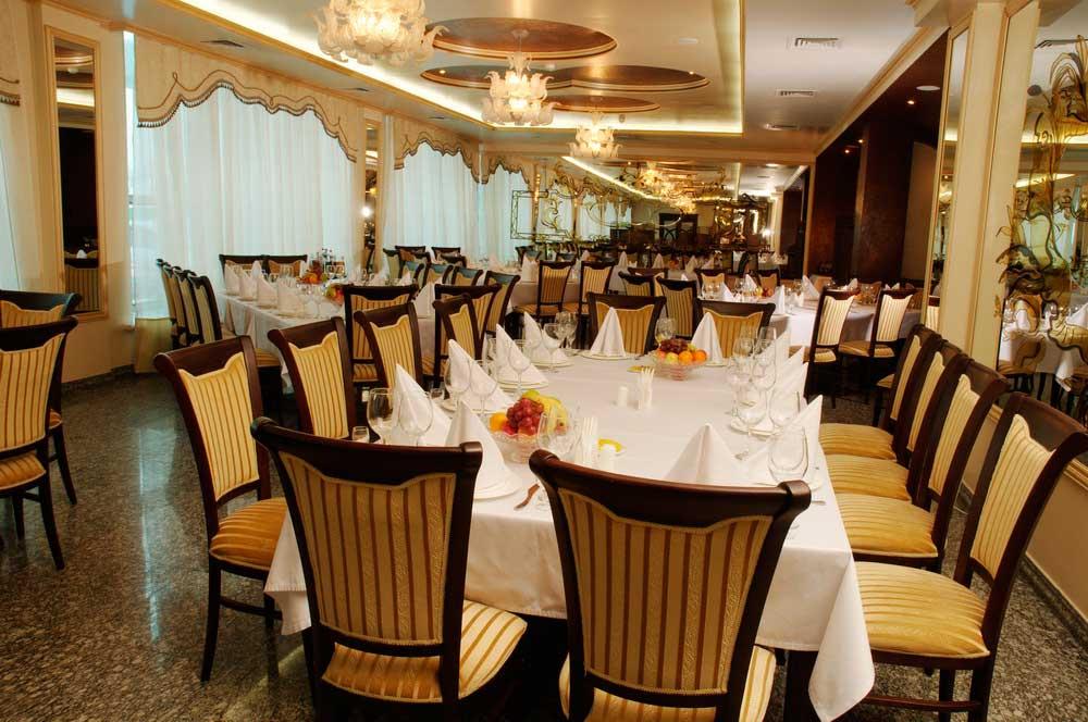 Royal Palace Hotel Alma-Ata Buitenkant foto