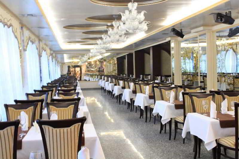 Royal Palace Hotel Alma-Ata Buitenkant foto
