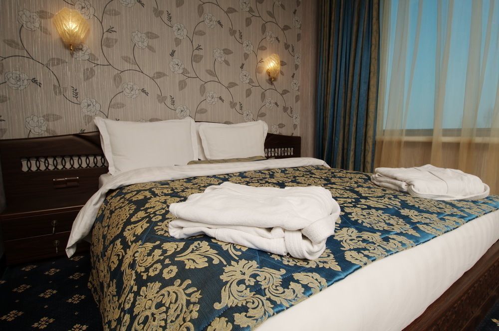 Royal Palace Hotel Alma-Ata Buitenkant foto